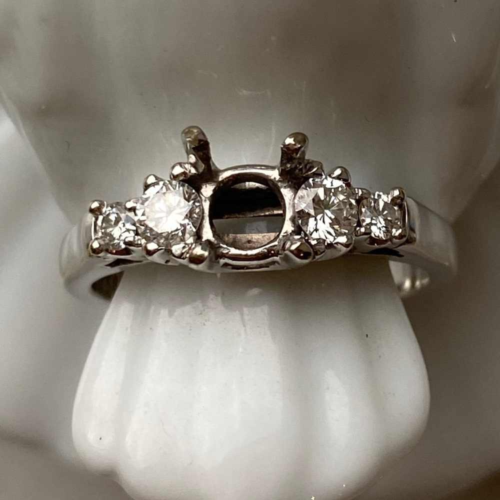 18kt WG Birks Ring Mount with 4 side stones only